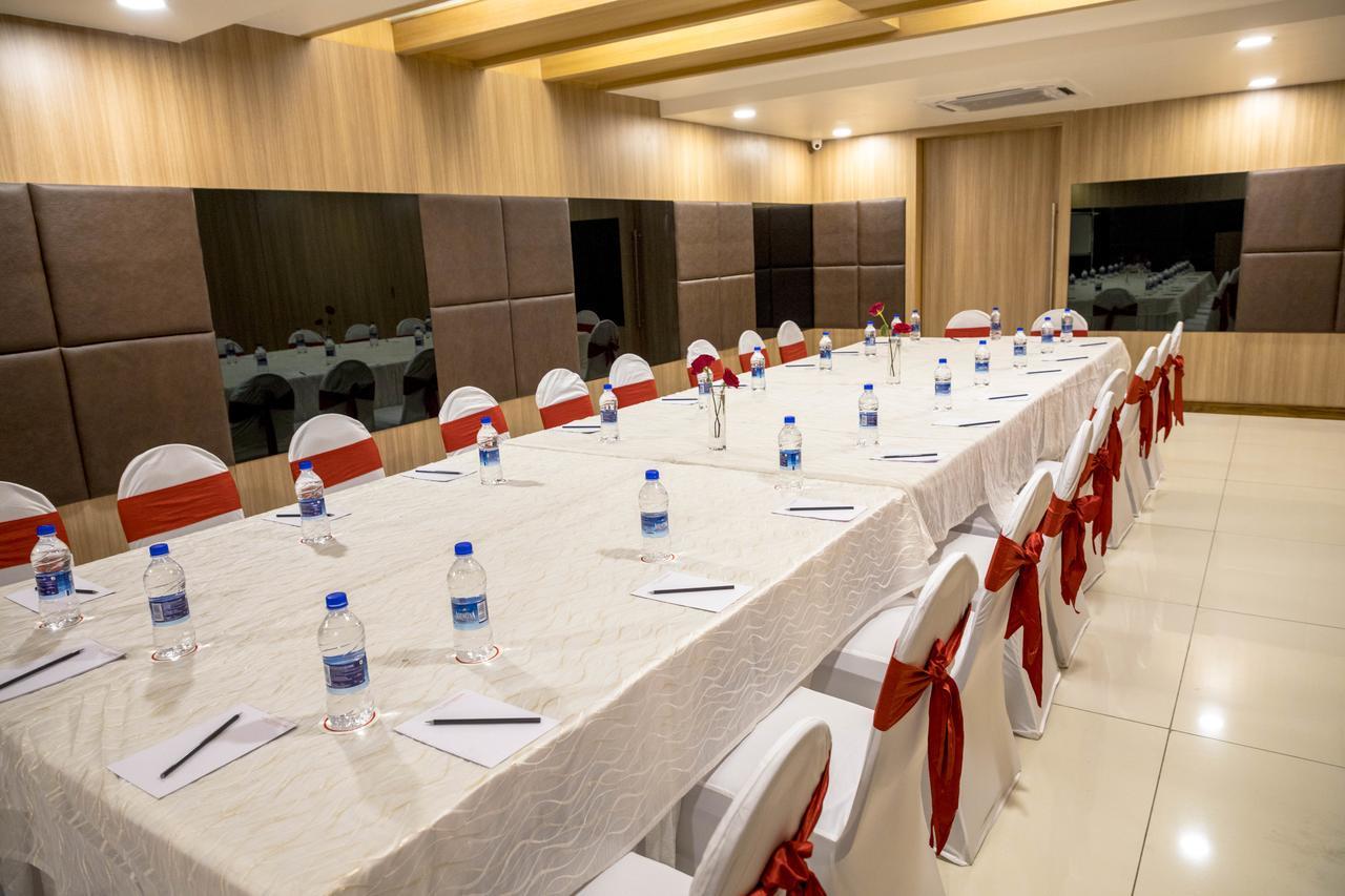 Hotel Citycentral Vijayawada Bagian luar foto